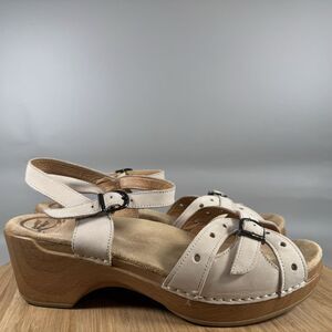 Dansko Sissy Womens Size EU 40 US 9.5-10 Beige Leather Slingback Wedge Sandals